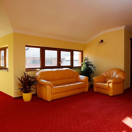 Hotel Majolika Modra Extérieur photo