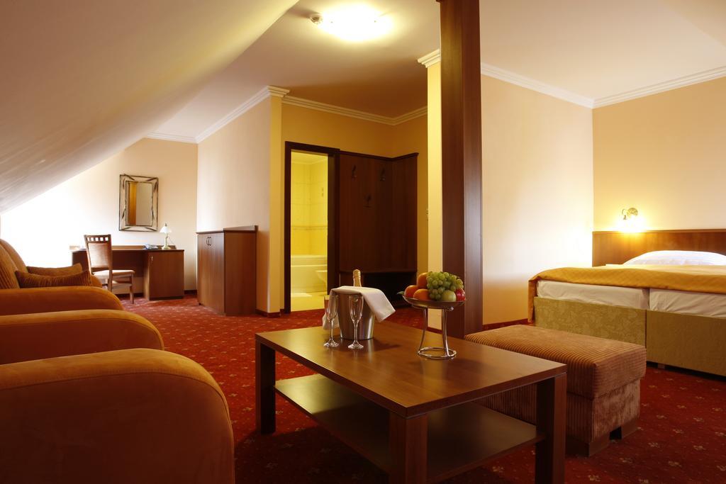 Hotel Majolika Modra Extérieur photo