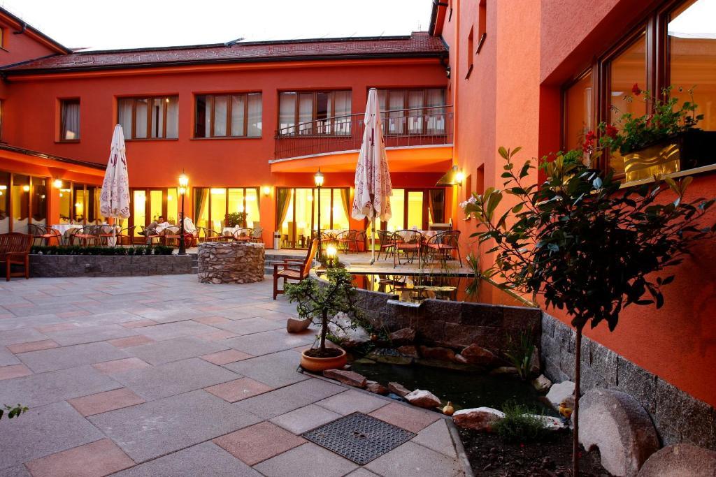 Hotel Majolika Modra Extérieur photo