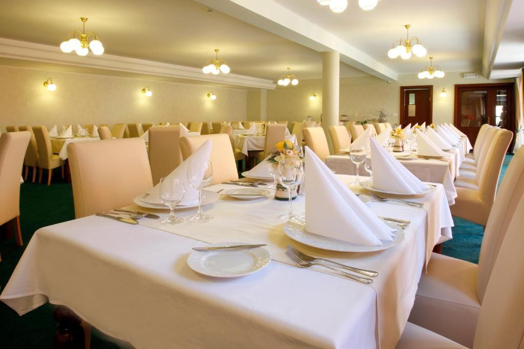 Hotel Majolika Modra Extérieur photo