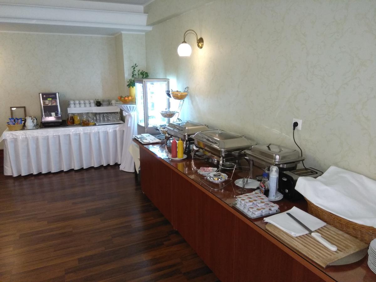Hotel Majolika Modra Extérieur photo