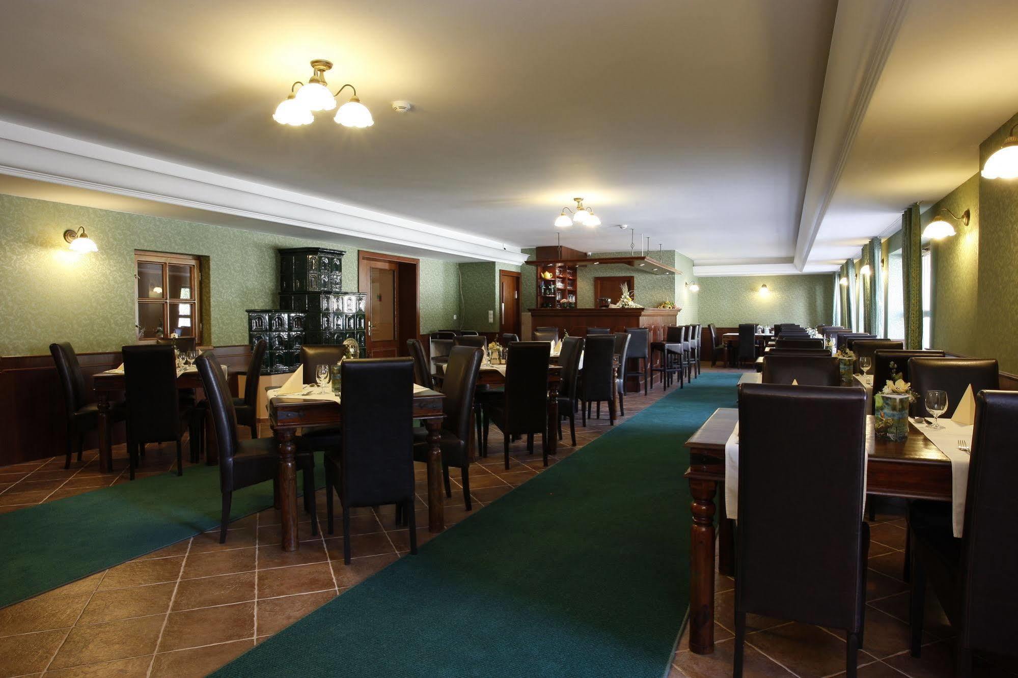 Hotel Majolika Modra Extérieur photo