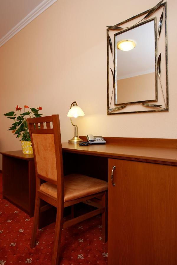 Hotel Majolika Modra Extérieur photo